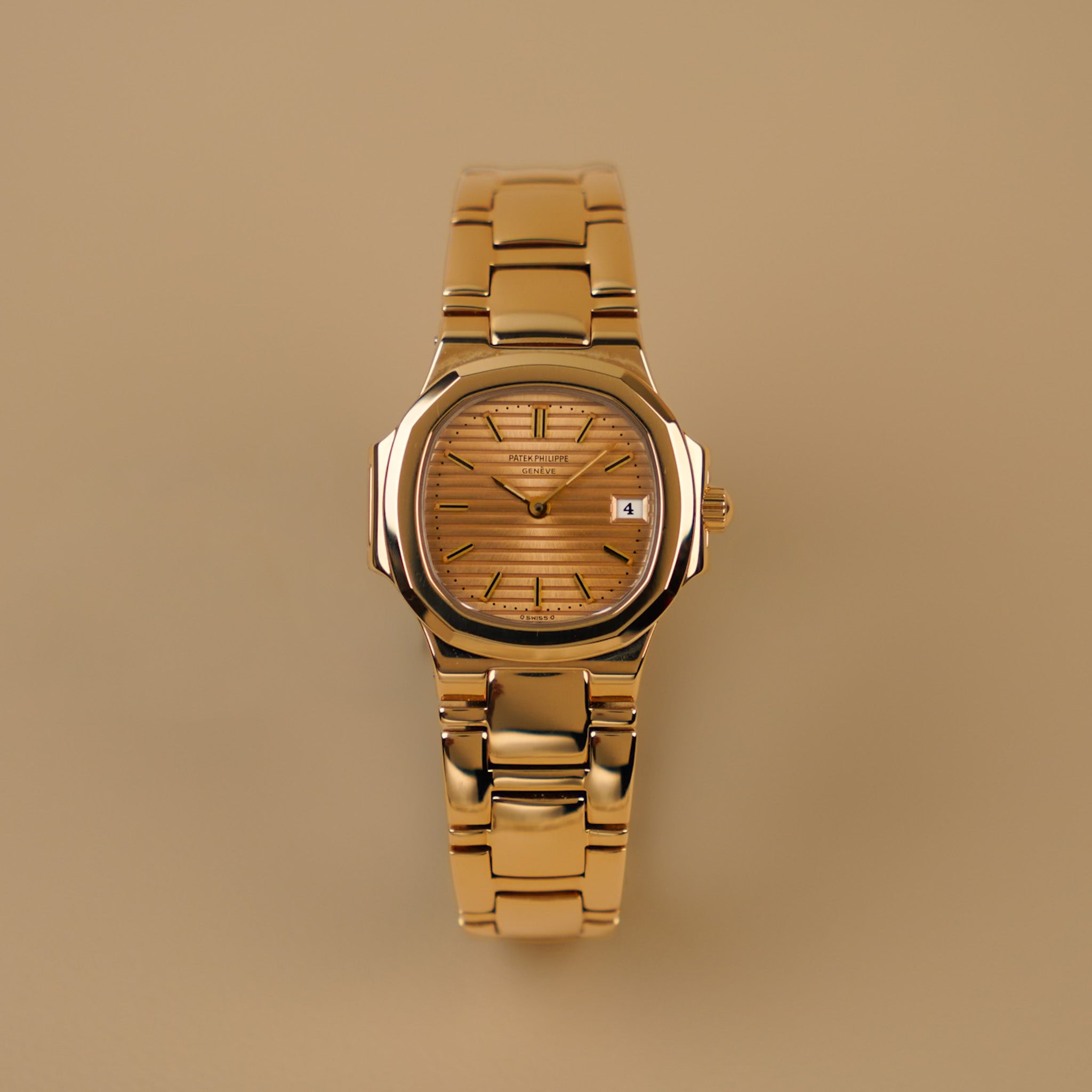 Patek Philippe Nautilus 4700/1J