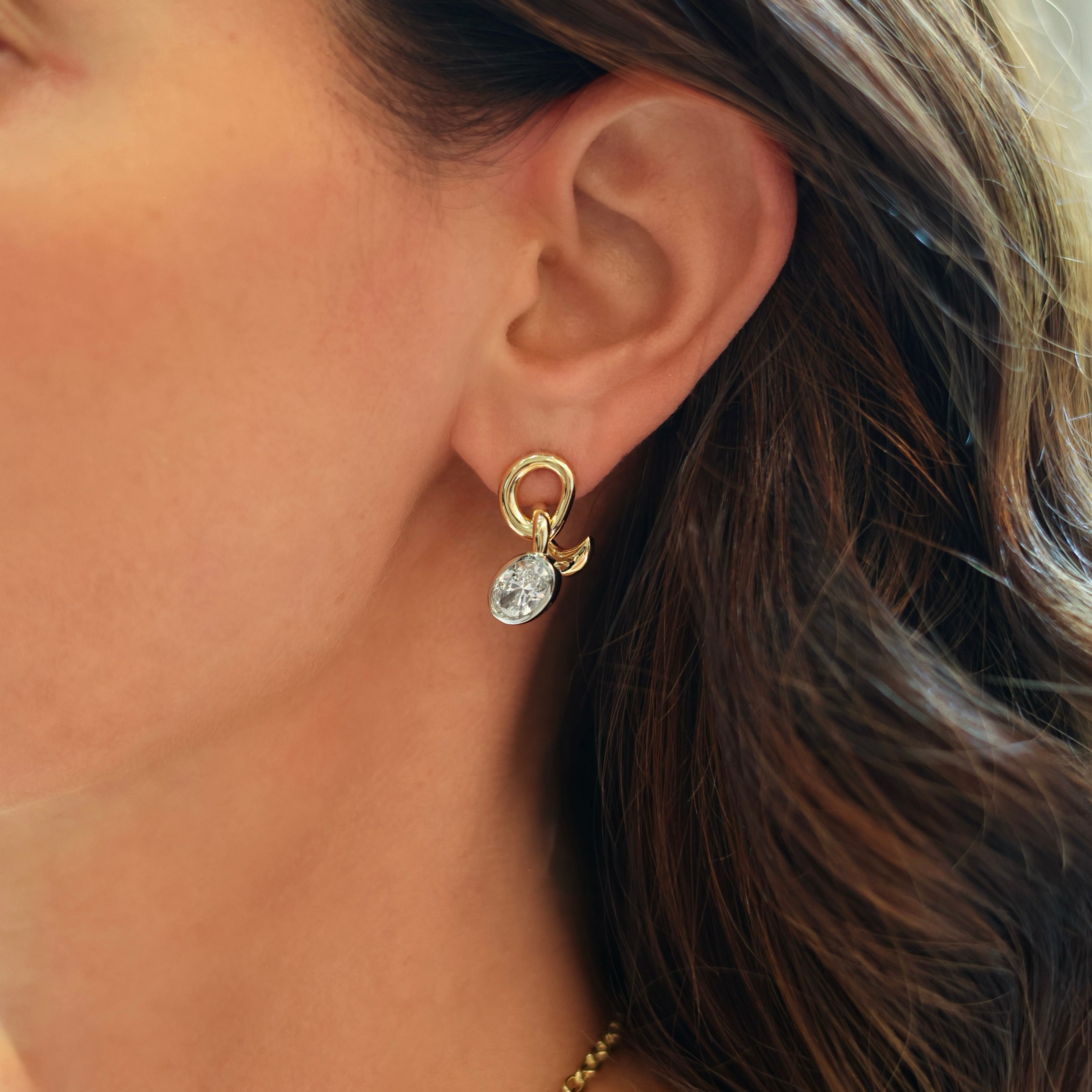 Oval Diamond Vein Earrings