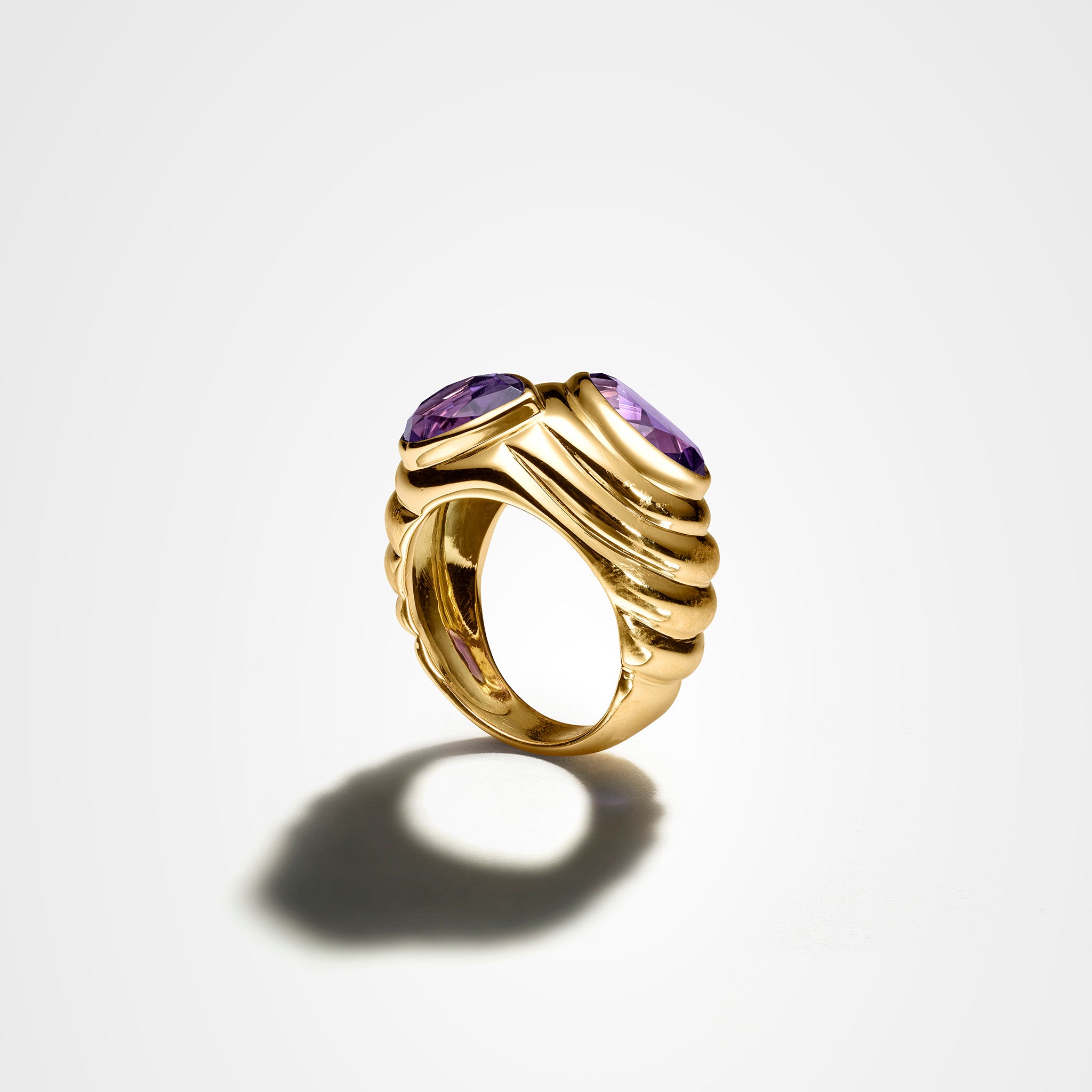 Vintage 18K yellow gold toi et moi ring with two pear-shaped amethysts stood up
